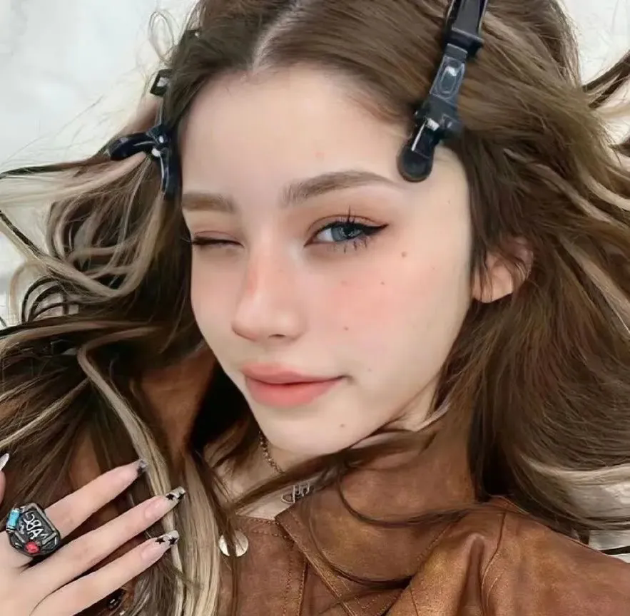 沙滩仔与周师奶